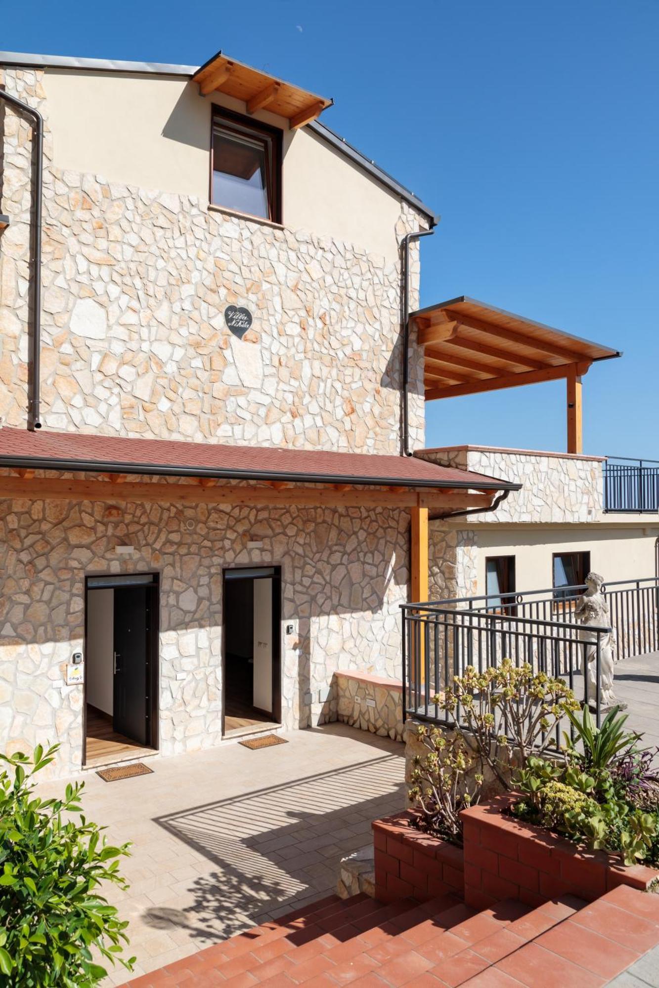 Nikita Casa Dei Limoni Napels